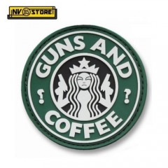 Patch in PVC Guns and Coffee OD Diametro 6,5 cm Militare Softair con Velcrogrip